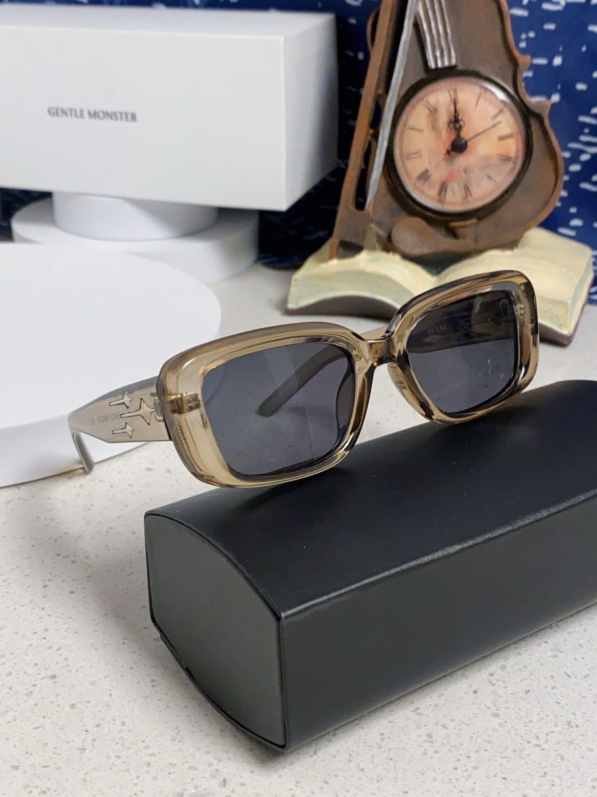 Gentle Monster ANTENA Square Gray Lens Sunglasses for Men & Women - 399374 - detail image 10