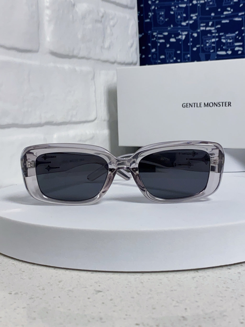 Gentle Monster ANTENA Square Gray Lens Sunglasses for Men & Women - detail image 2