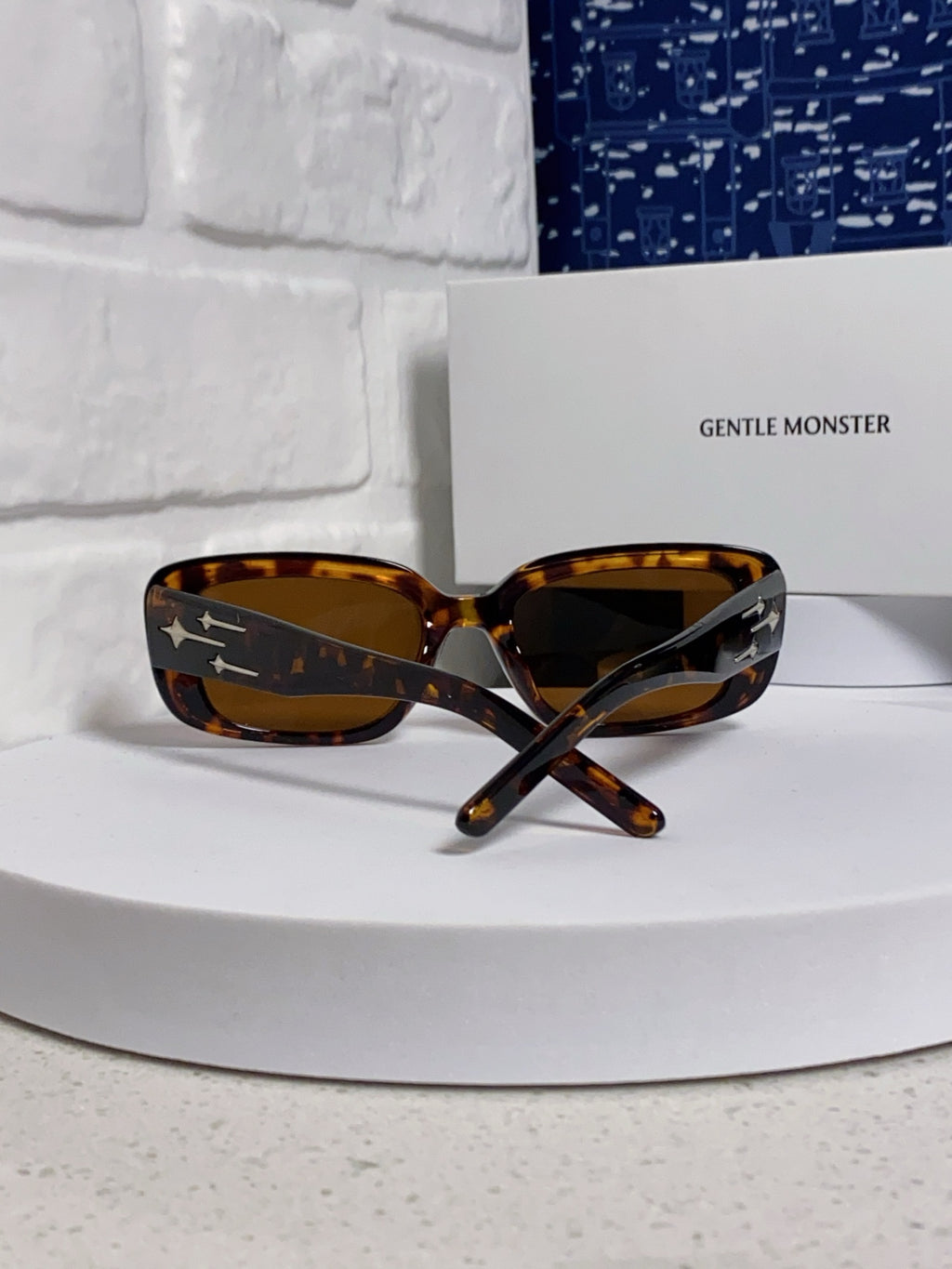 Gentle Monster ANTENA Square Brown Lens Sunglasses for Men & Women - detail image 3