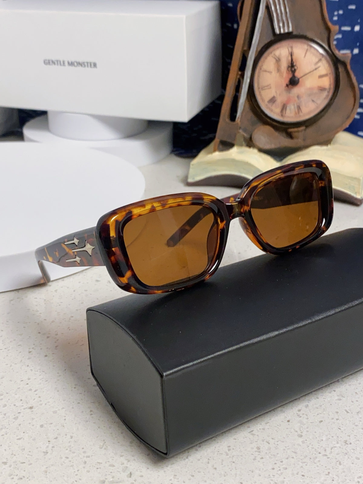 Gentle Monster ANTENA Square Brown Lens Sunglasses for Men & Women - detail image 10