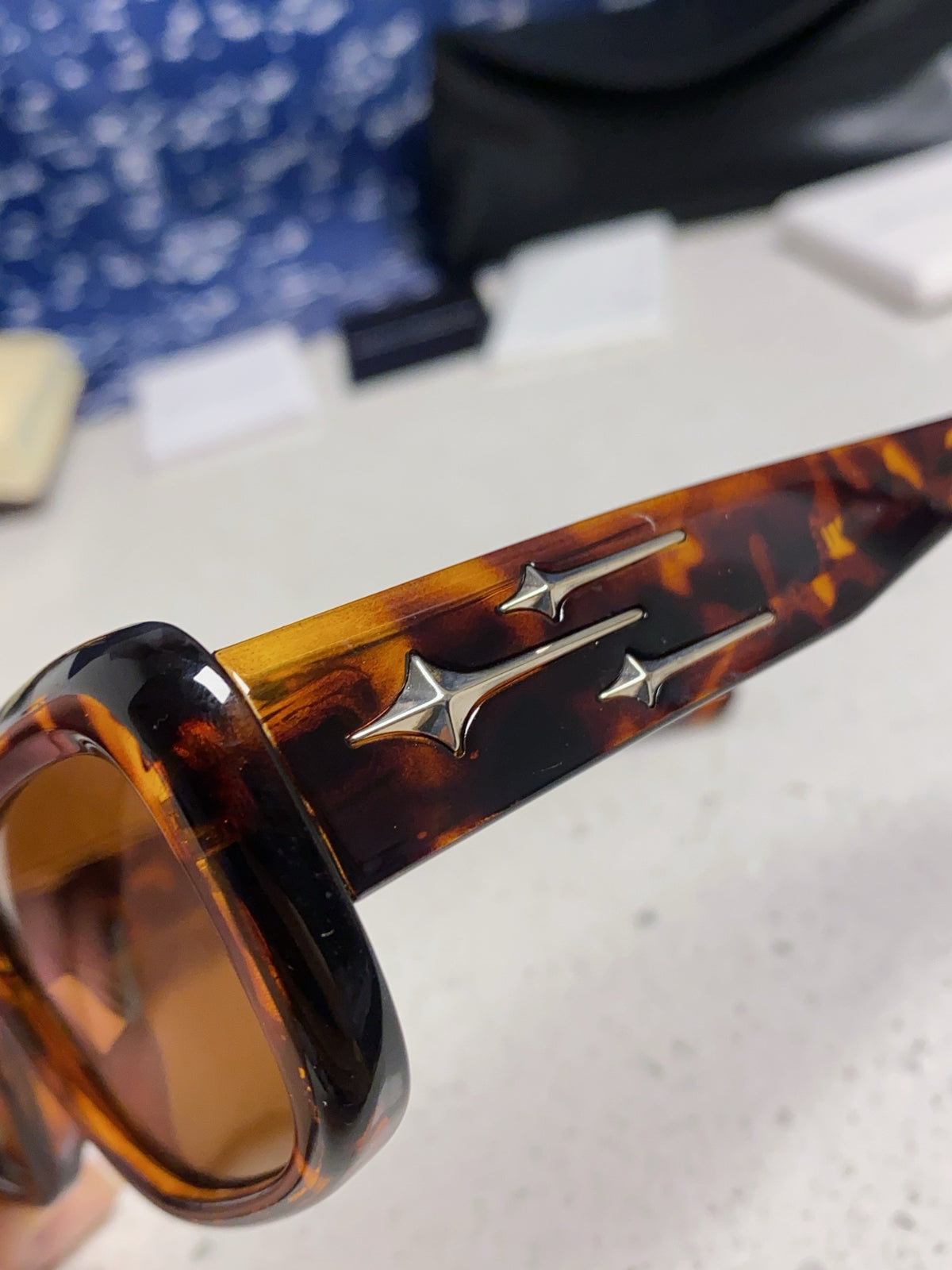 Gentle Monster ANTENA Square Brown Lens Sunglasses for Men & Women - detail image 7