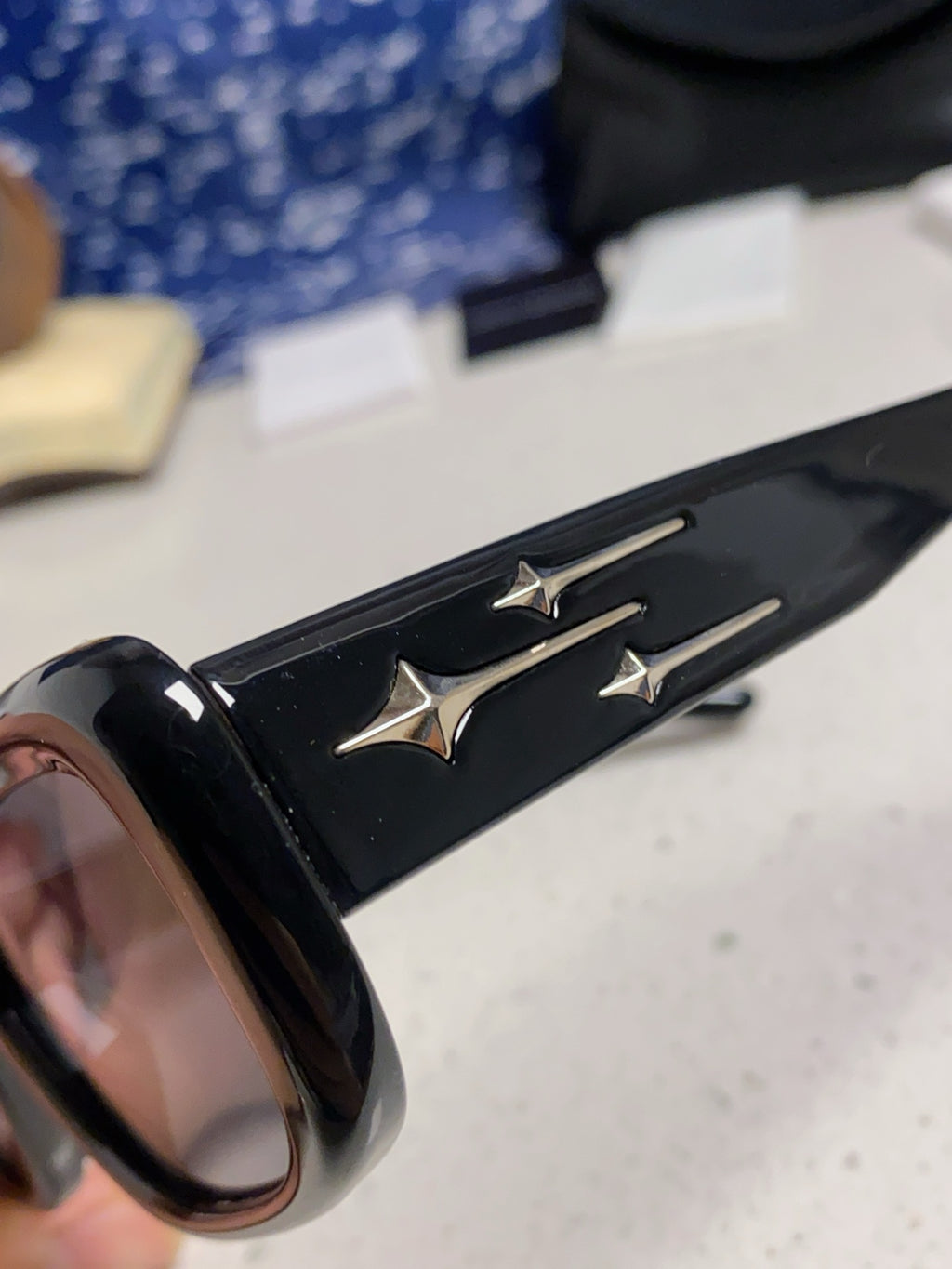 Gentle Monster ANTENA Square Black Lens Sunglasses for Men & Women - detail image 7