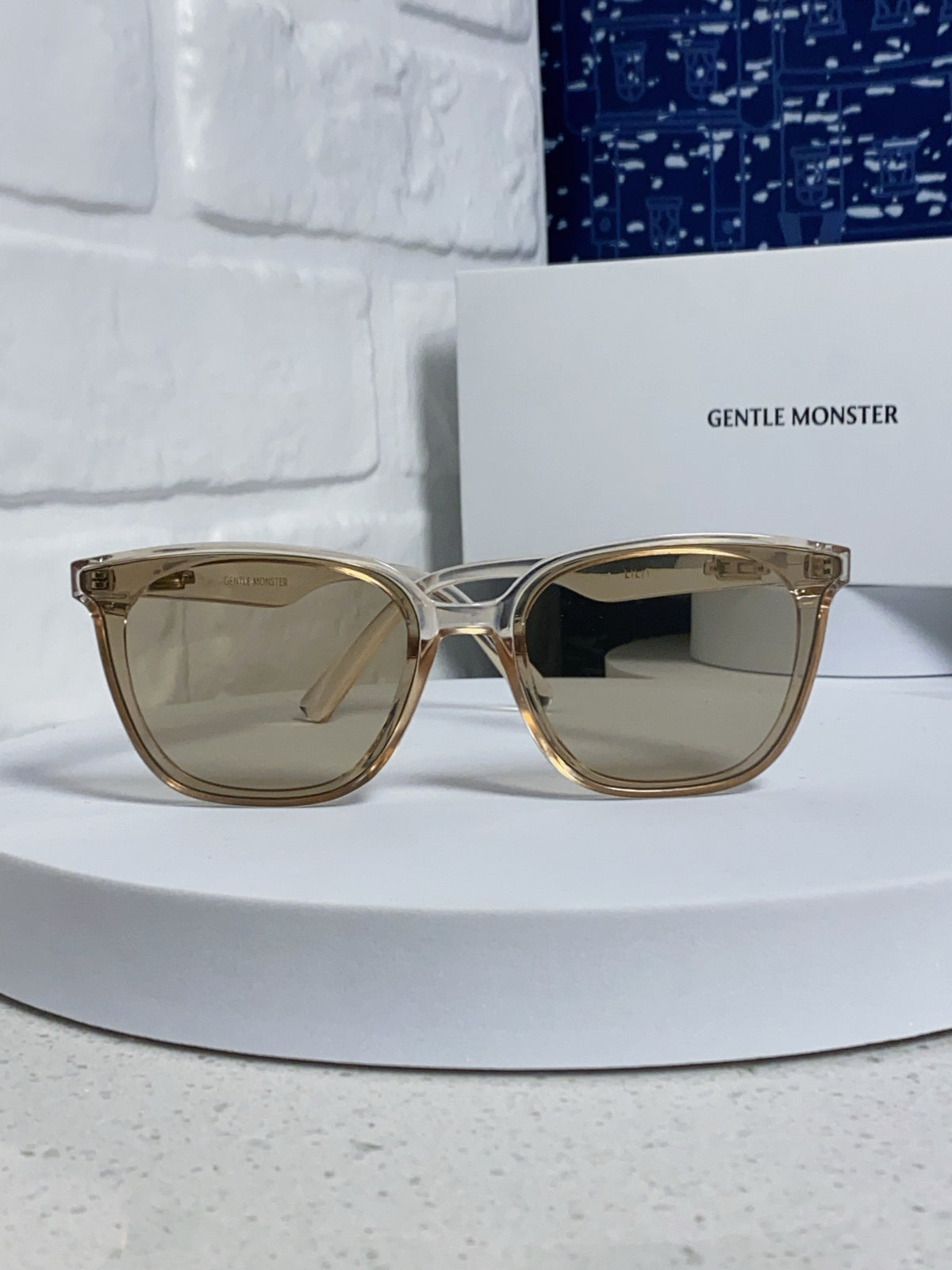 Gentle Monster LILIT Fashion Gray Lens Sunglasses for Men & Women - detail image 2