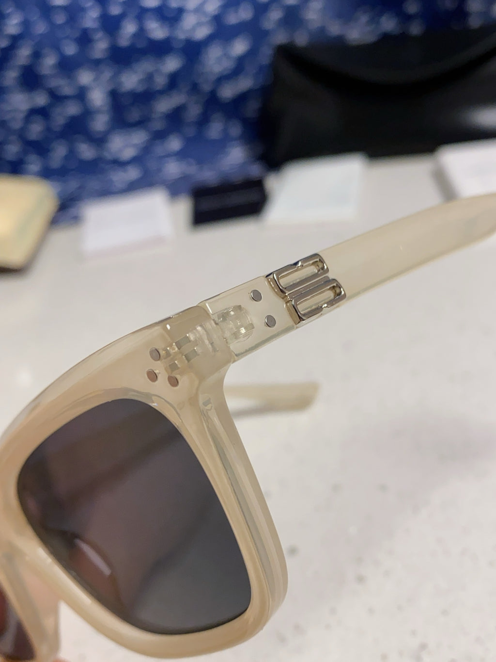 Gentle Monster MUSEE Fashion Gray Lens Sunglasses for Men & Women - detail image 7