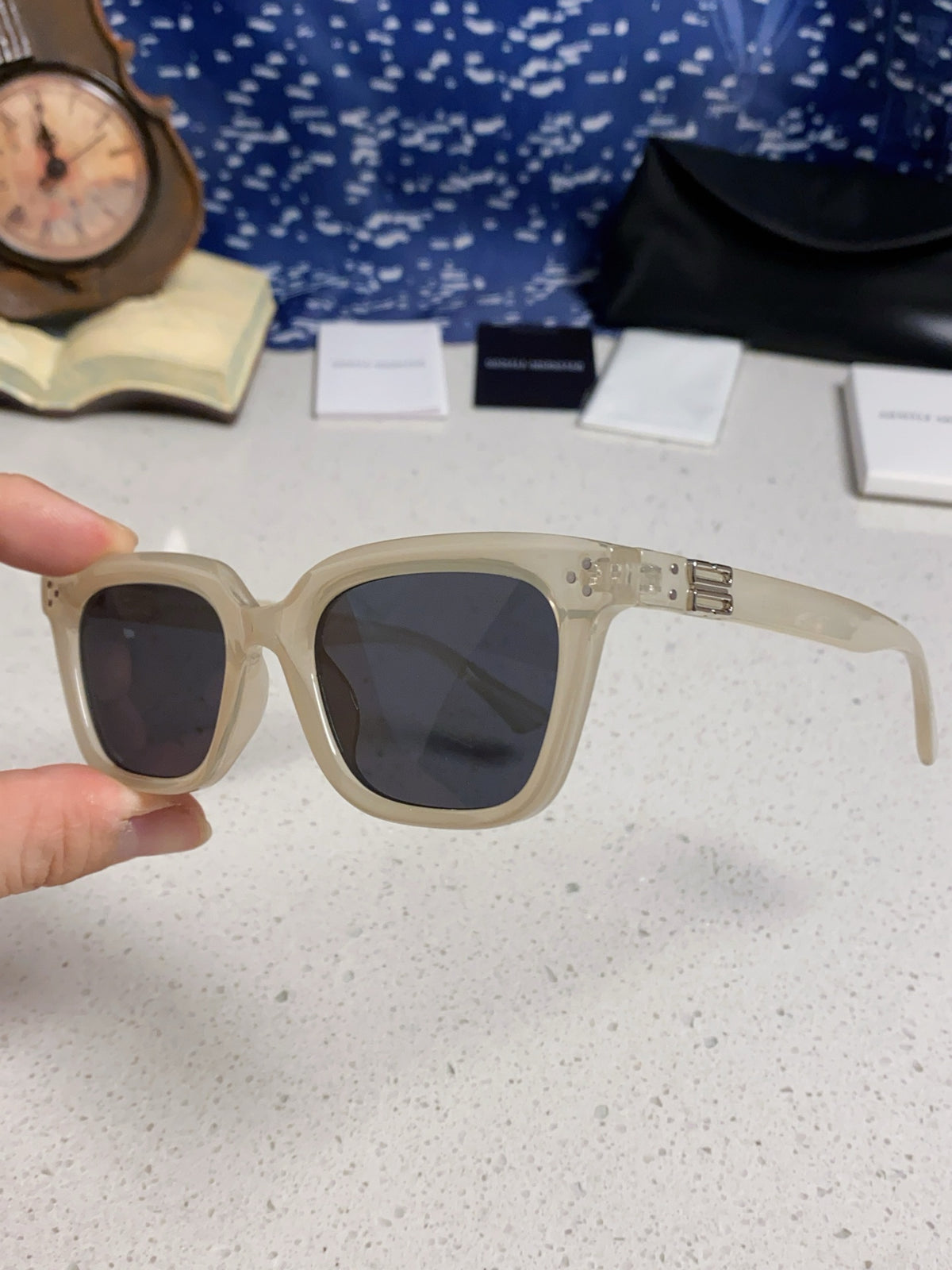 Gentle Monster MUSEE Fashion Gray Lens Sunglasses for Men & Women - detail image 6
