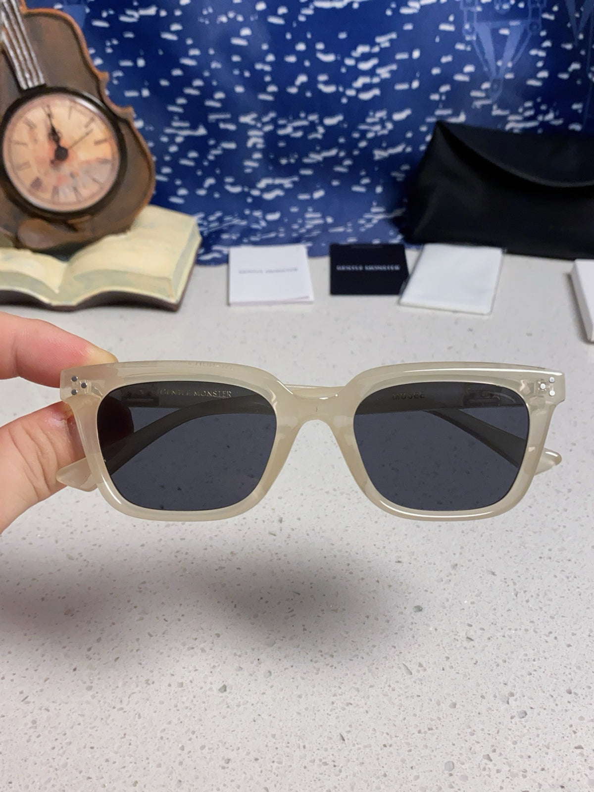 Gentle Monster MUSEE Fashion Gray Lens Sunglasses for Men & Women - detail image 4