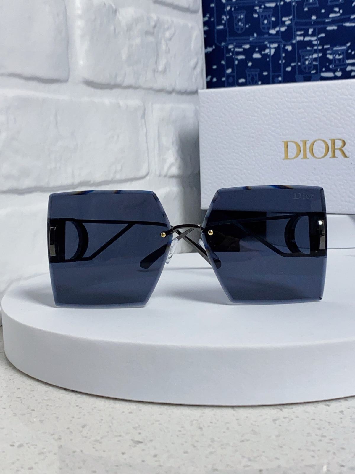Dior 30MONTAIGNE Lightweight Rimless Red Lens Sunglasses for Men & Wo - 867127 - detail image 2