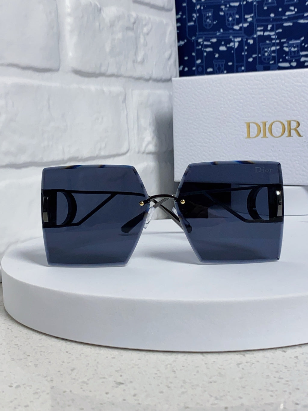 Dior 30MONTAIGNE Lightweight Rimless Red Lens Sunglasses for Men & Women - detail image 2