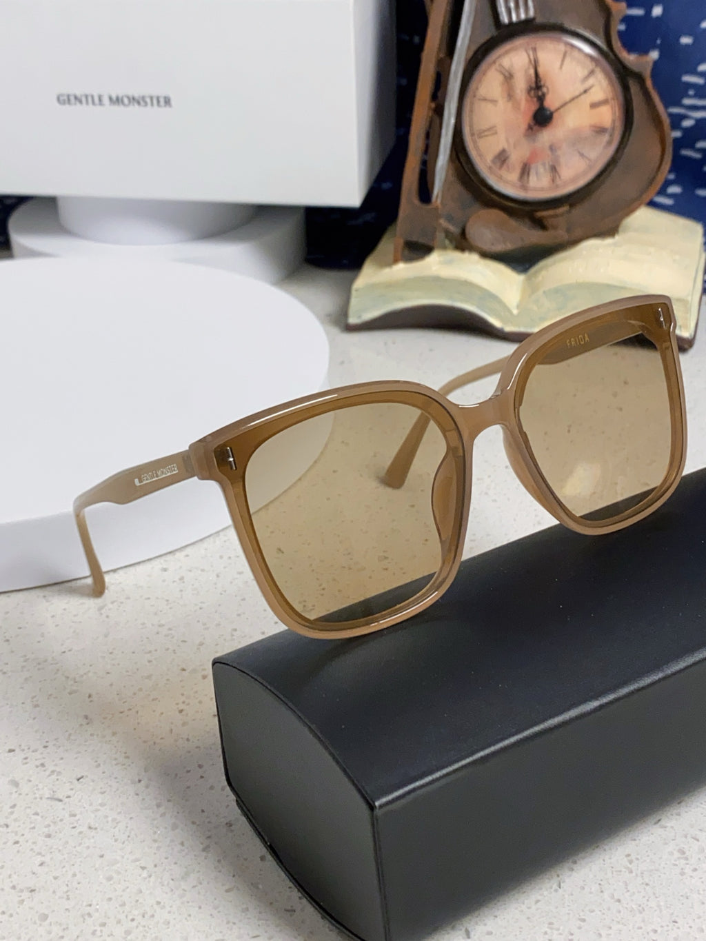 Gentle Monster FIRDA Oversized Gray Lens Sunglasses for Women - 416480 - detail image 10