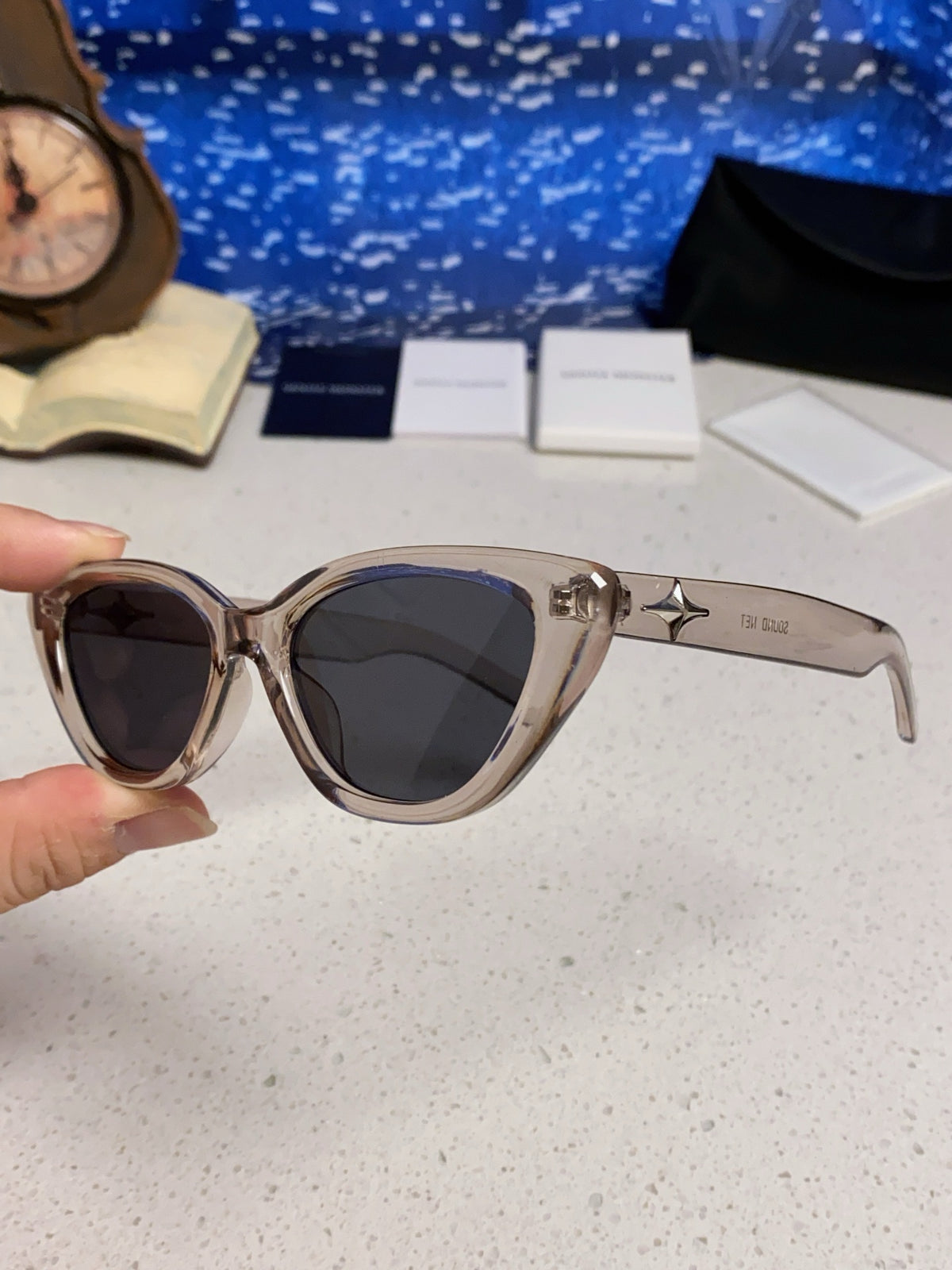 Gentle Monster SIUND Cat-Eye Gray Lens Sunglasses for Men & Women - detail image 6