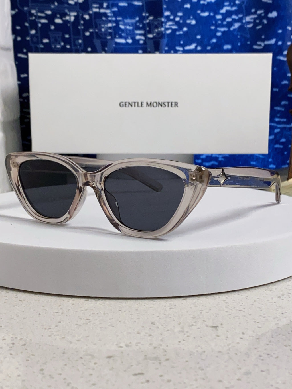 Gentle Monster SIUND Cat-Eye Gray Lens Sunglasses for Men & Women