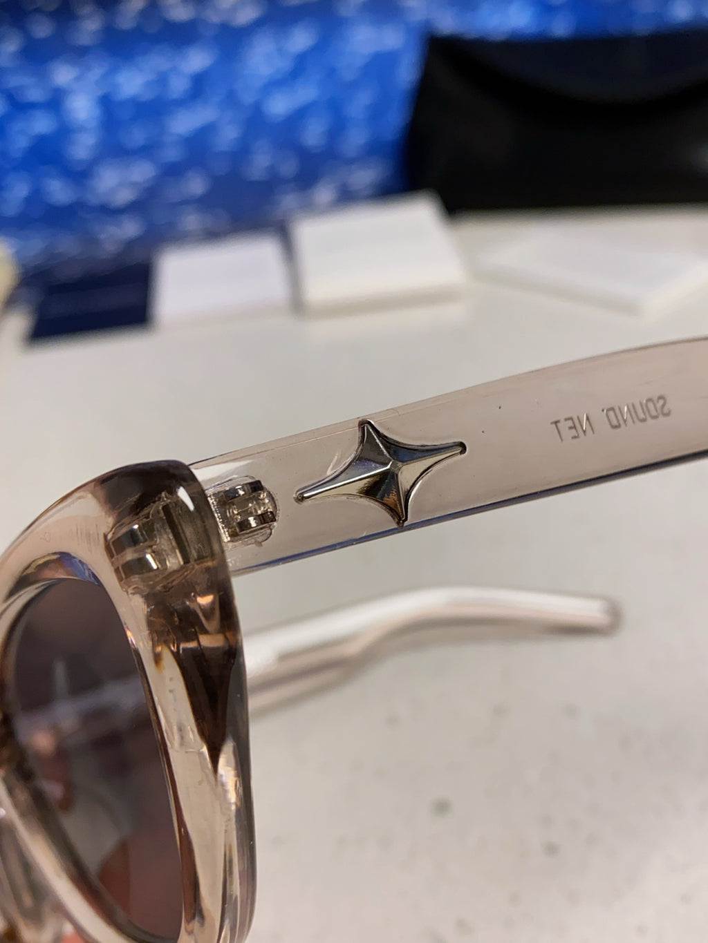 Gentle Monster SIUND Cat-Eye Gray Lens Sunglasses for Men & Women - detail image 7