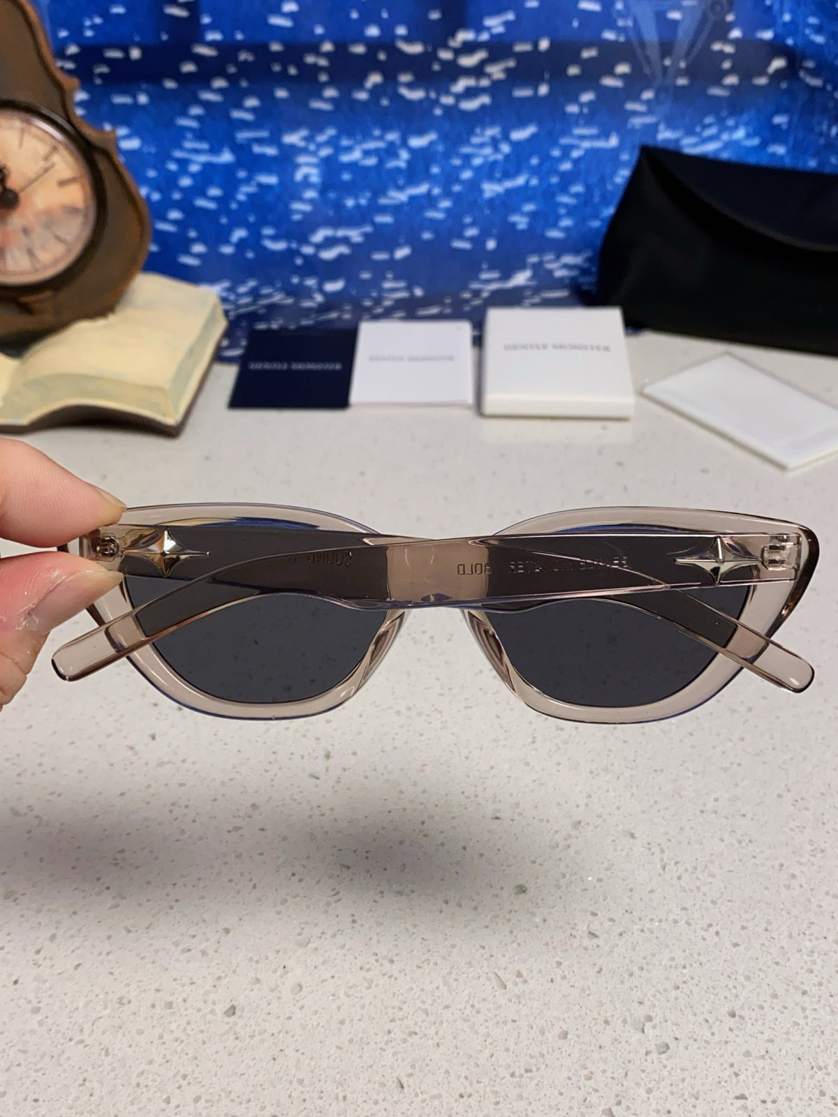 Gentle Monster SIUND Cat-Eye Gray Lens Sunglasses for Men & Women - detail image 5