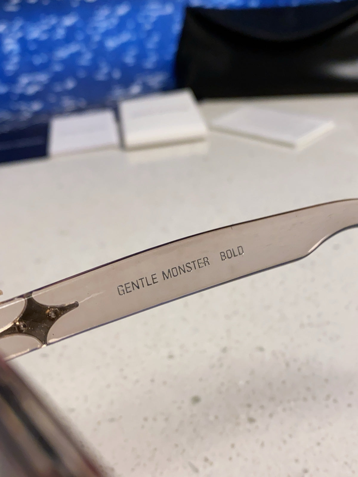 Gentle Monster SIUND Cat-Eye Gray Lens Sunglasses for Men & Women - detail image 8