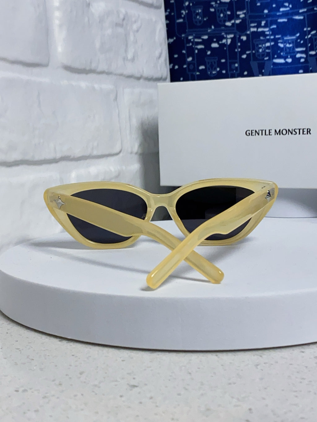 Gentle Monster SIUND Cat-Eye Gold Lens Sunglasses for Men & Women - detail image 3