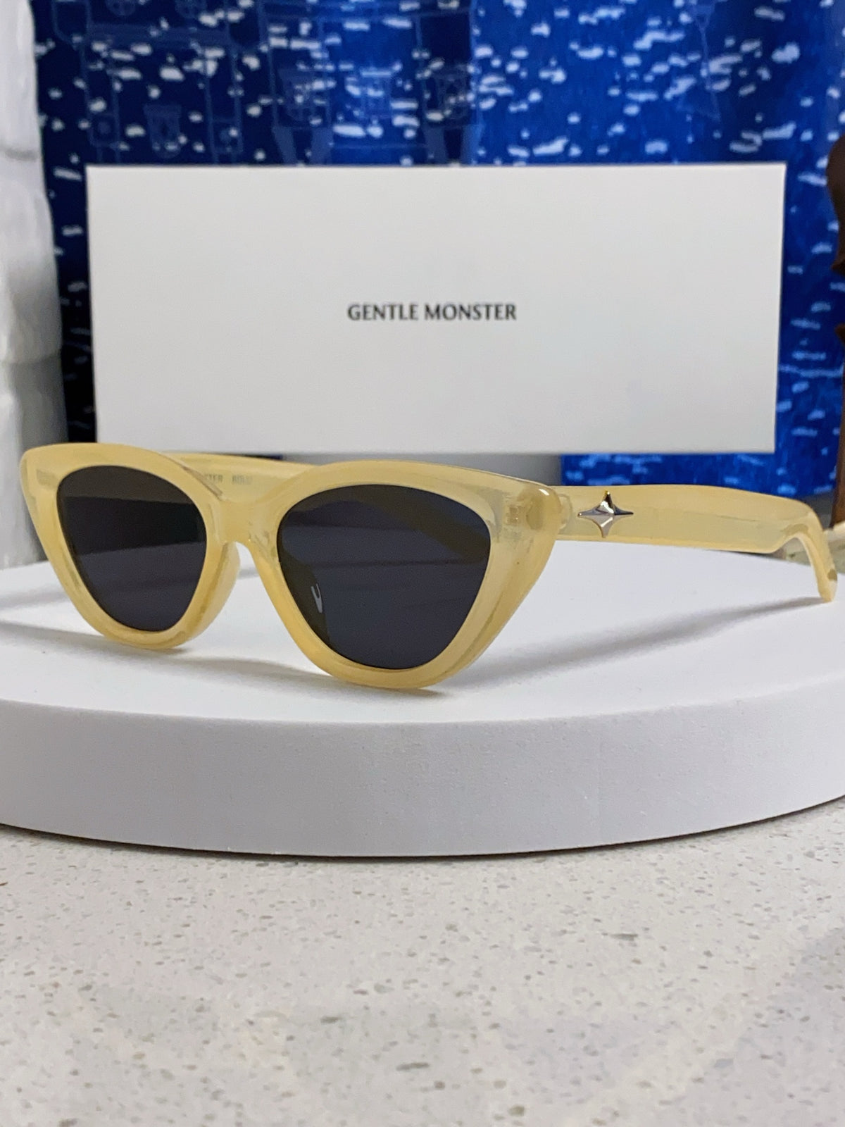 Gentle Monster SIUND Cat-Eye Gold Lens Sunglasses for Men & Women