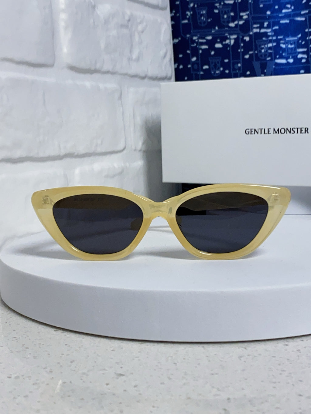 Gentle Monster SIUND Cat-Eye Gold Lens Sunglasses for Men & Women - detail image 2