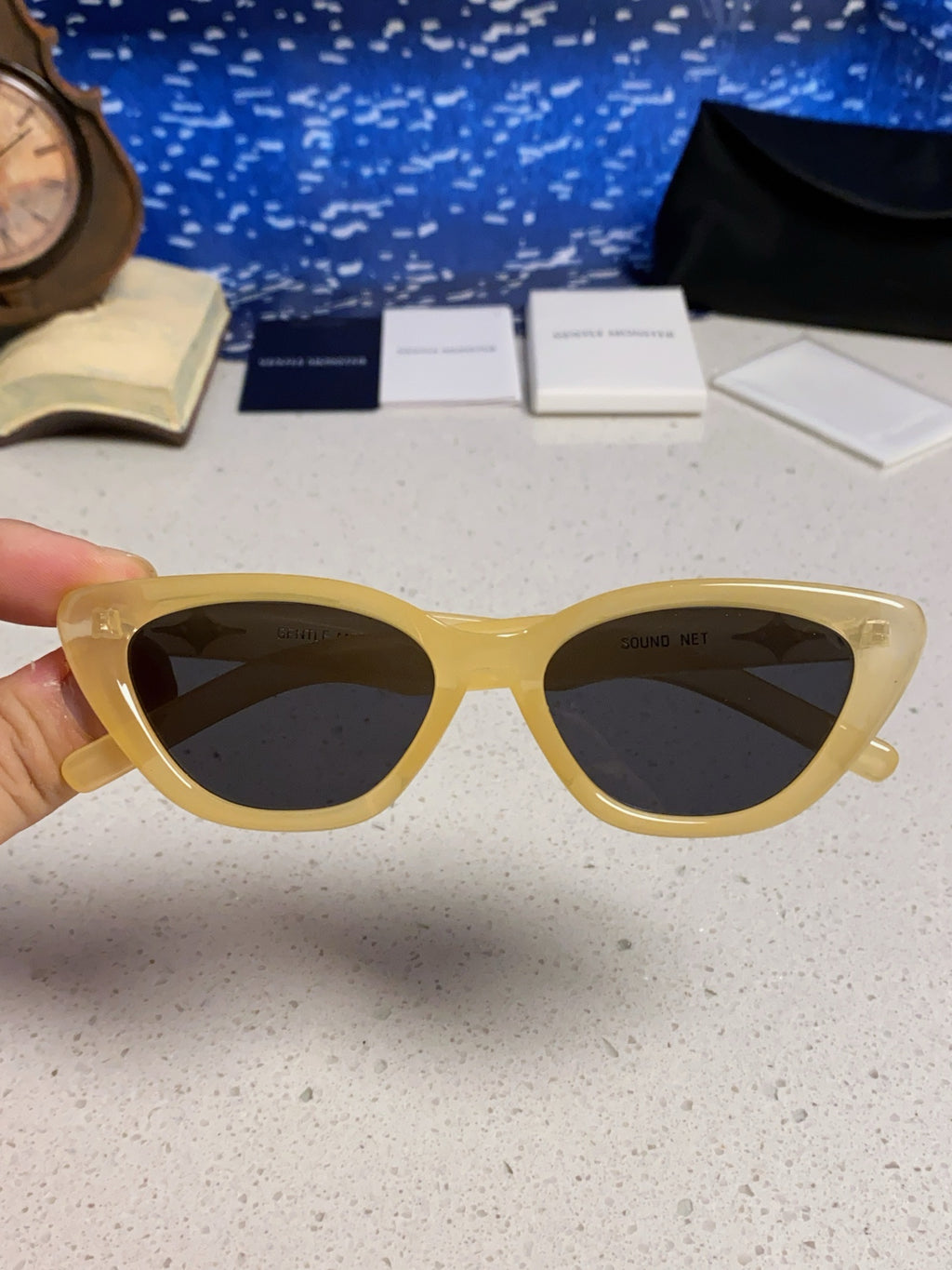 Gentle Monster SIUND Cat-Eye Gold Lens Sunglasses for Men & Women - detail image 4