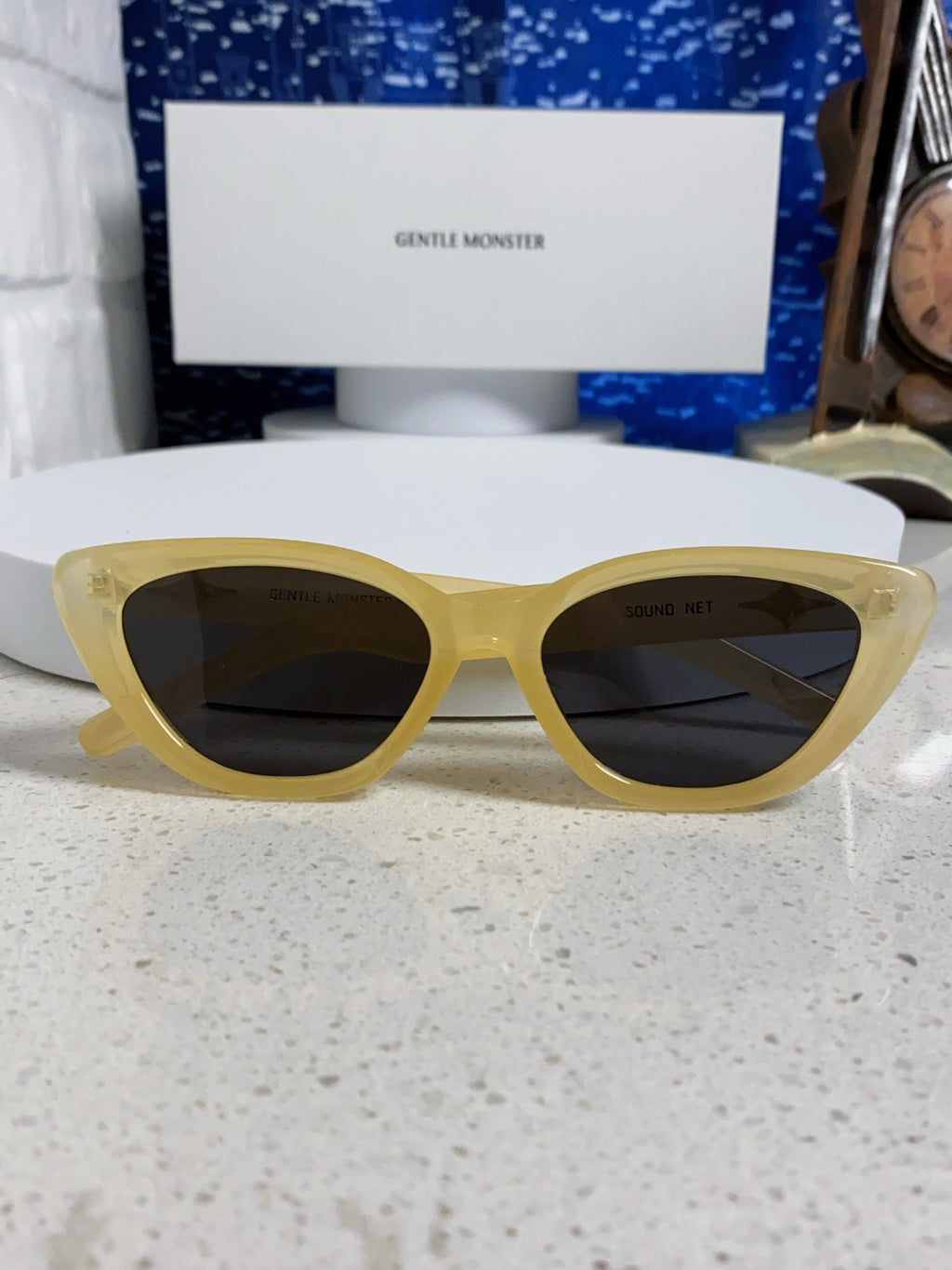 Gentle Monster SIUND Cat-Eye Gold Lens Sunglasses for Men & Women - detail image 9