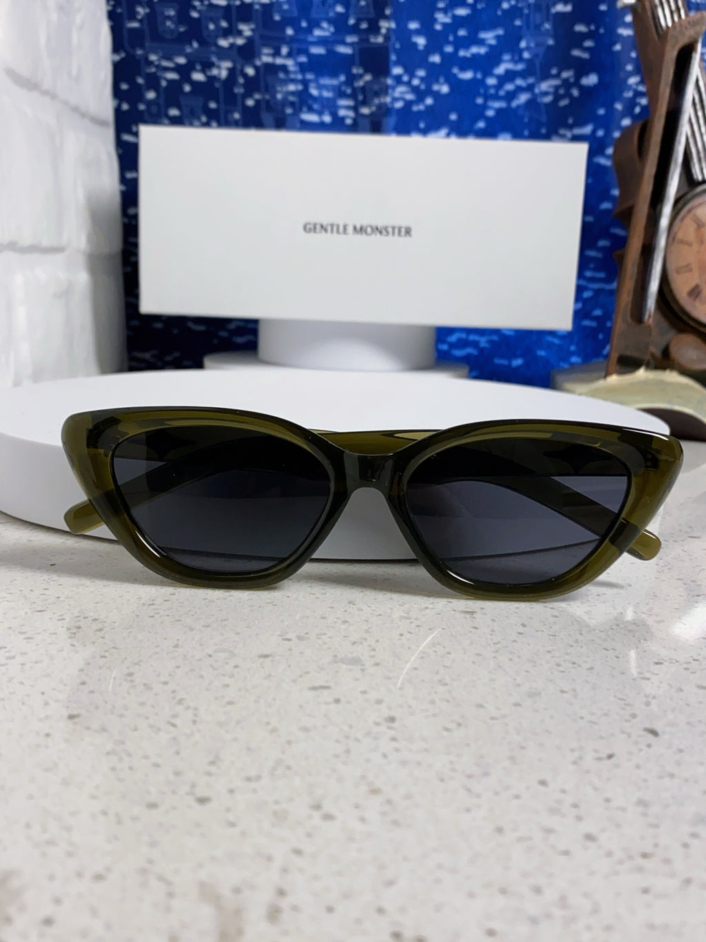 Gentle Monster SIUND Cat-Eye Black Lens Sunglasses for Men & Women - detail image 9
