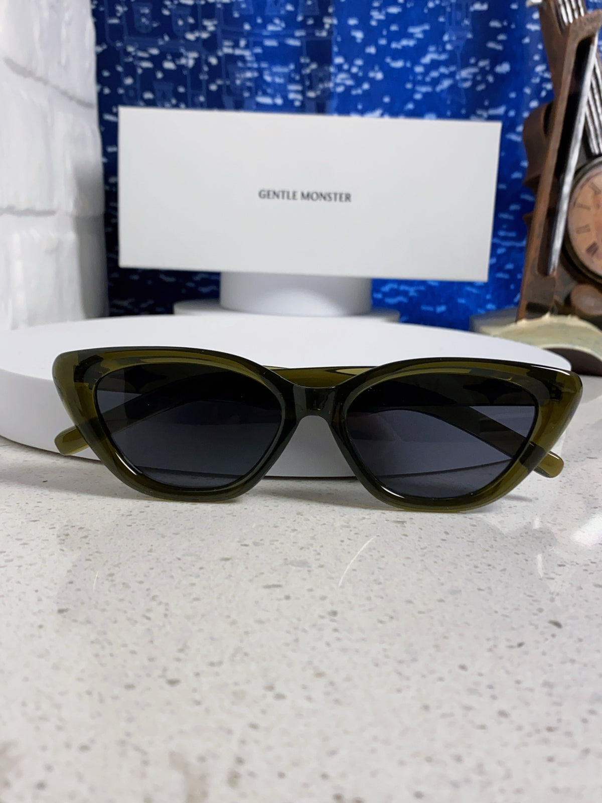 Gentle Monster SIUND Cat-Eye Black Lens Sunglasses for Men & Women - detail image 9