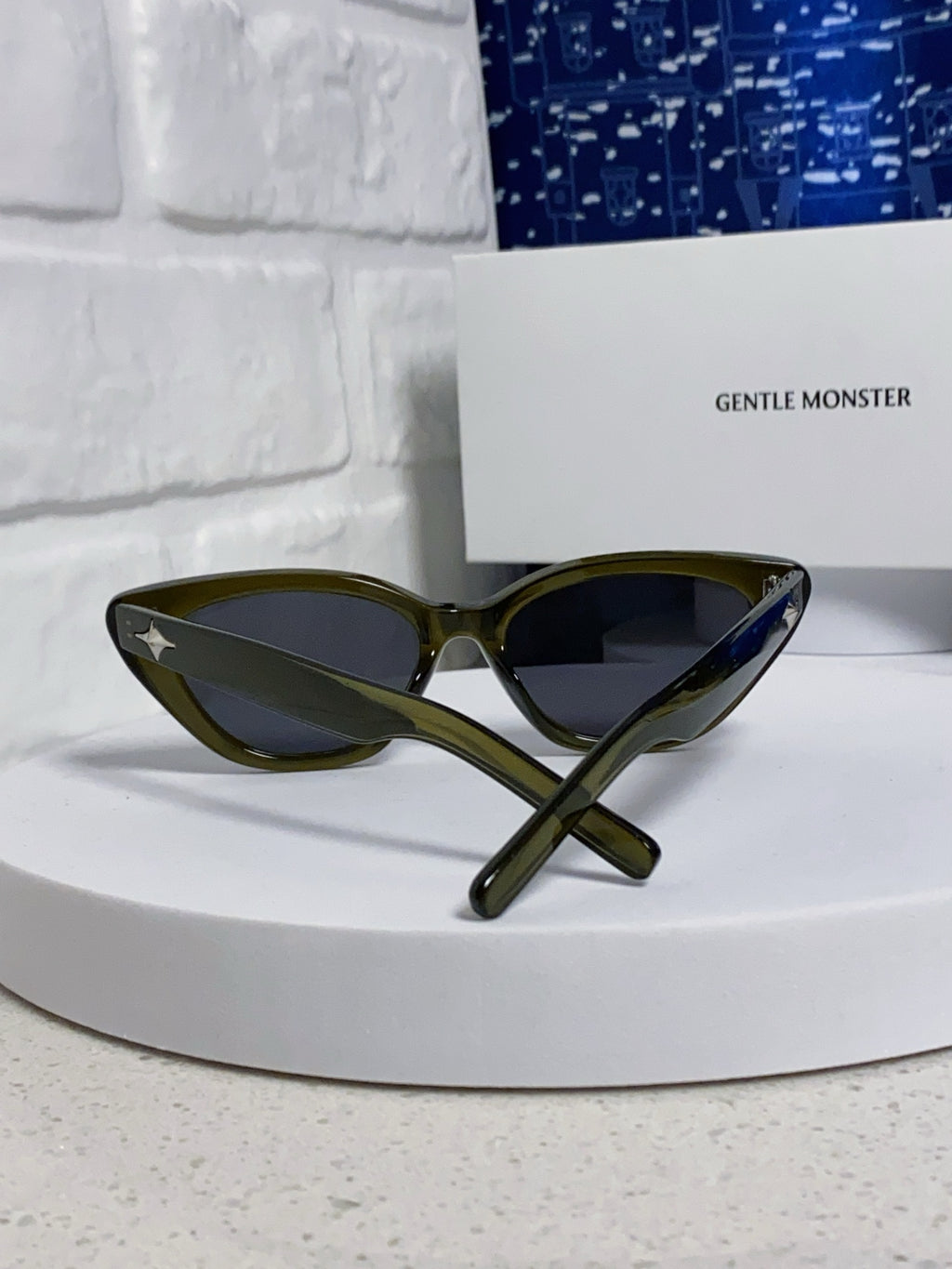 Gentle Monster SIUND Cat-Eye Black Lens Sunglasses for Men & Women - detail image 3