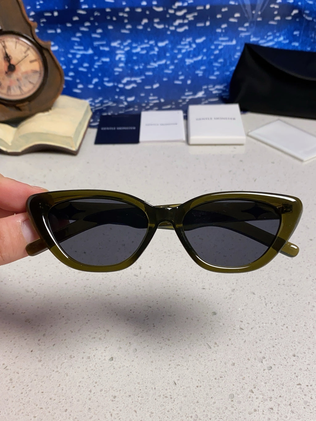 Gentle Monster SIUND Cat-Eye Black Lens Sunglasses for Men & Women - detail image 4