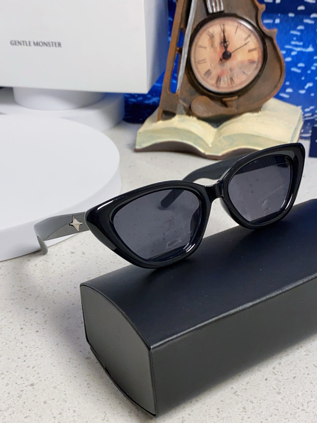 Gentle Monster SIUND Cat-Eye Silver Lens Sunglasses for Men & Women - detail image 10