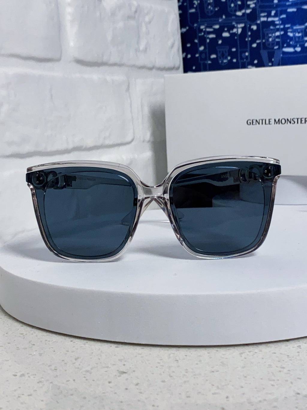Gentle Monster ANGEL Oversized Blue Lens Sunglasses for Women - detail image 2