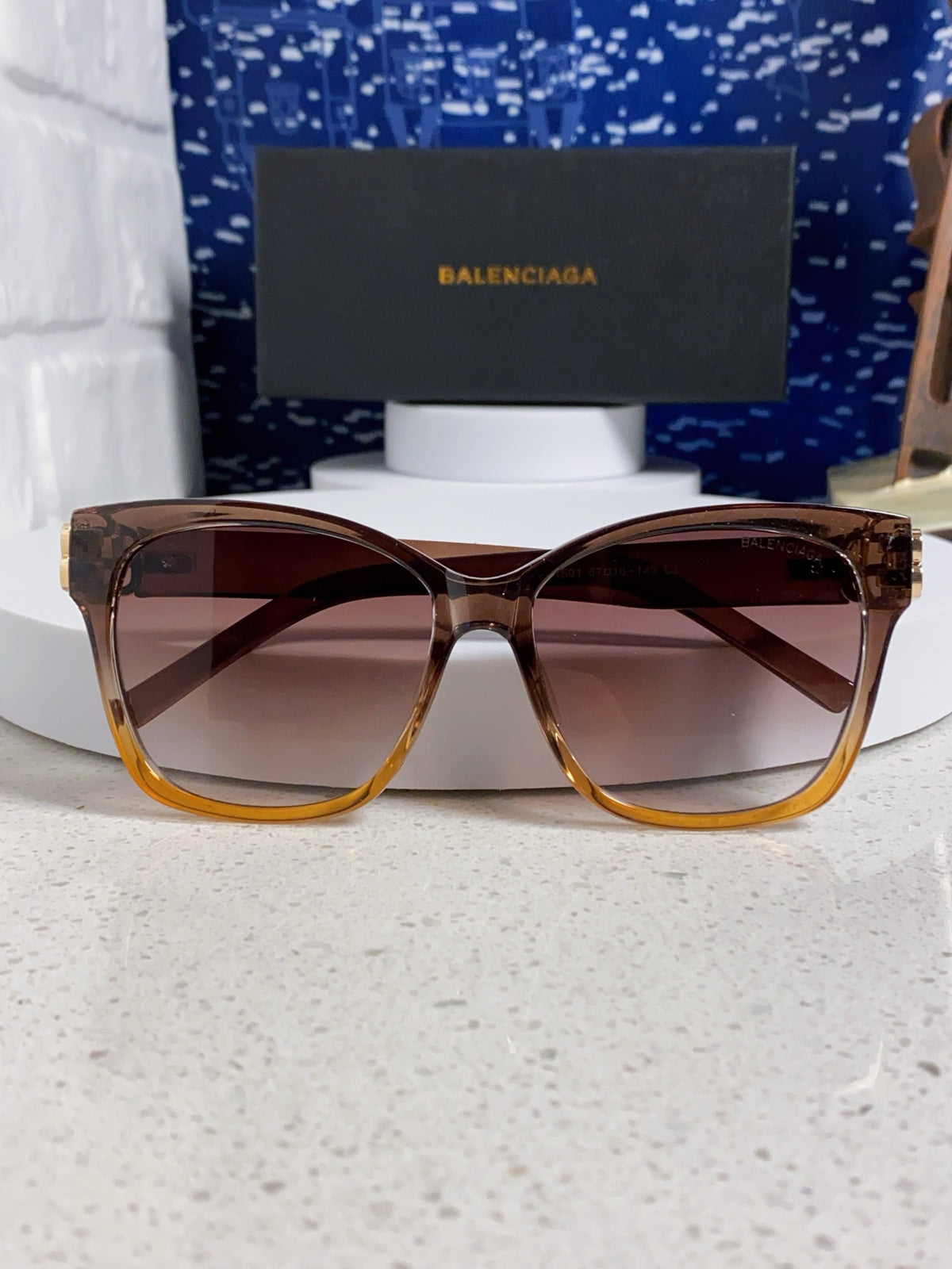 Balenciaga BB0102SA Fashion Red Lens Sunglasses for Men & Women - detail image 9