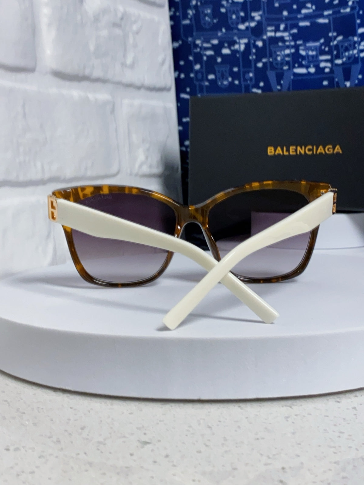 Balenciaga BB0102SA Fashion Silver Lens Sunglasses for Men & Women - detail image 3