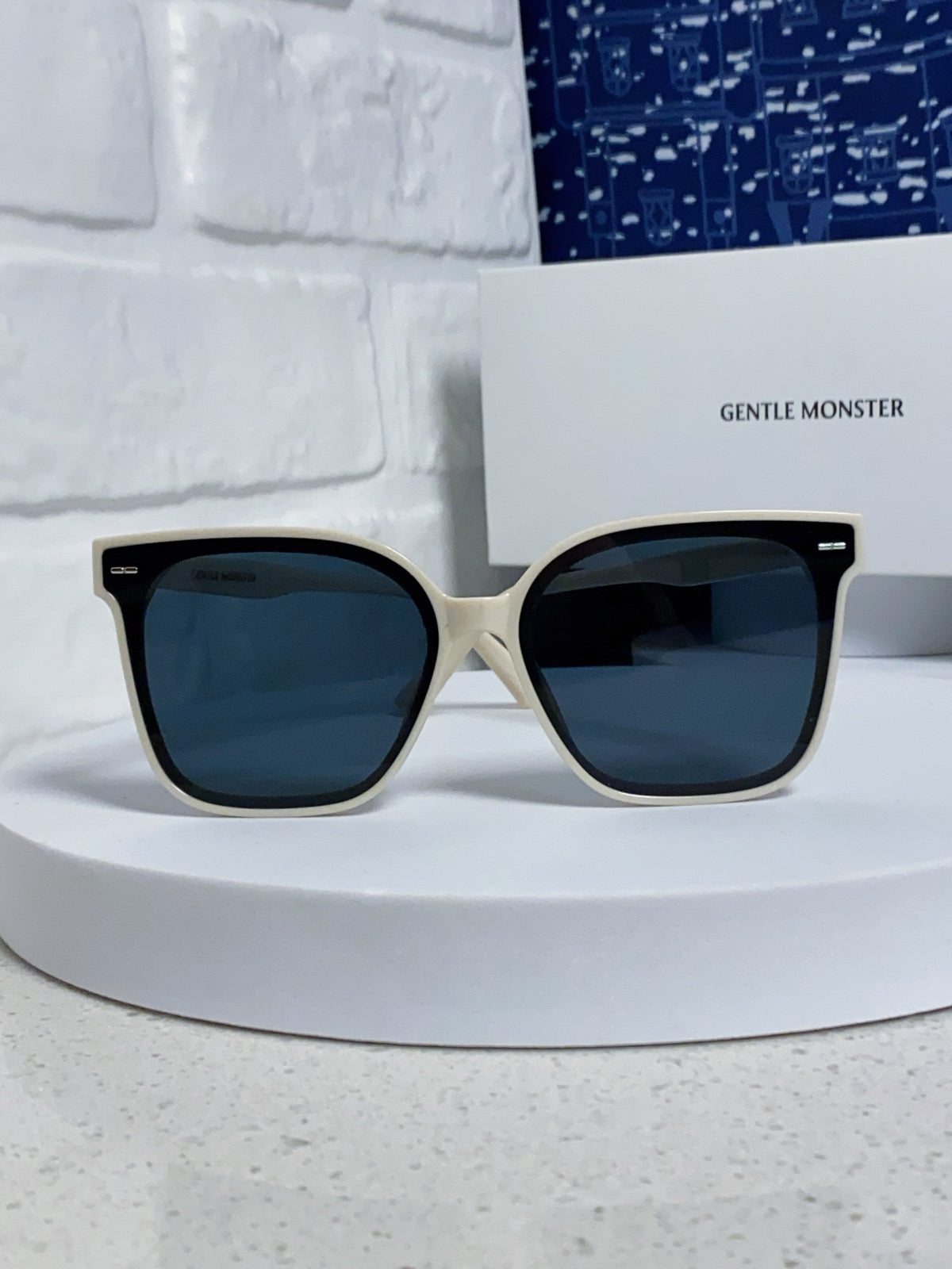 Gentle Monster SAL Acetate Square Blue Lens Sunglasses for Men & Wome - 488008 - detail image 2