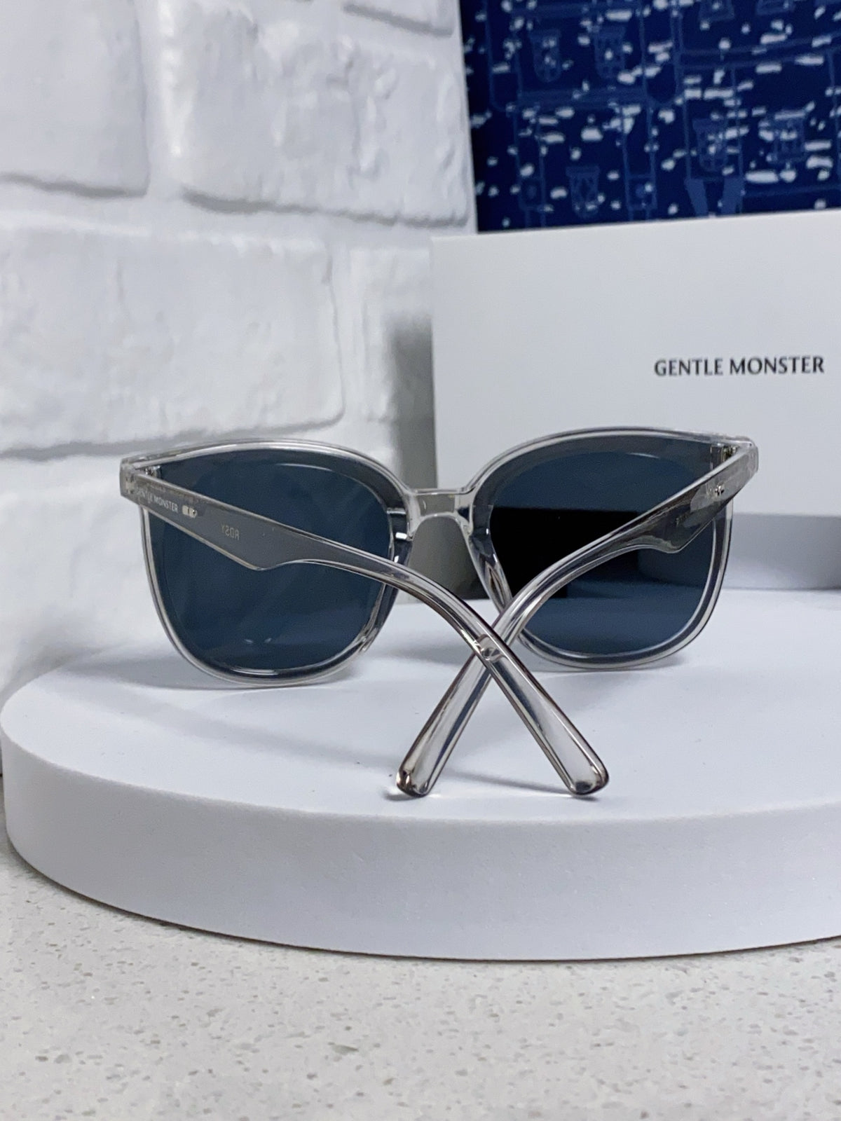 Gentle Monster ROSY Square Blue Lens Sunglasses for Men & Women - 488030 - detail image 3