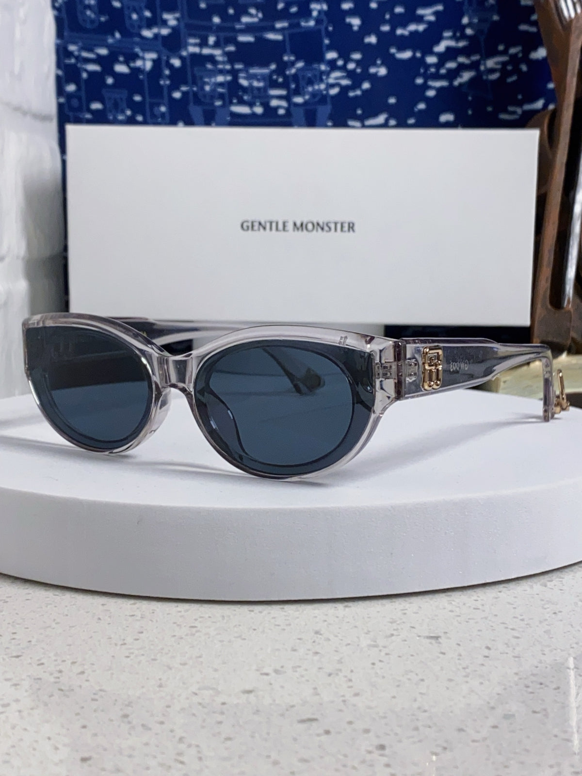 Gentle Monster GW003 Cat-Eye Blue Lens Sunglasses for Men & Women - 383104