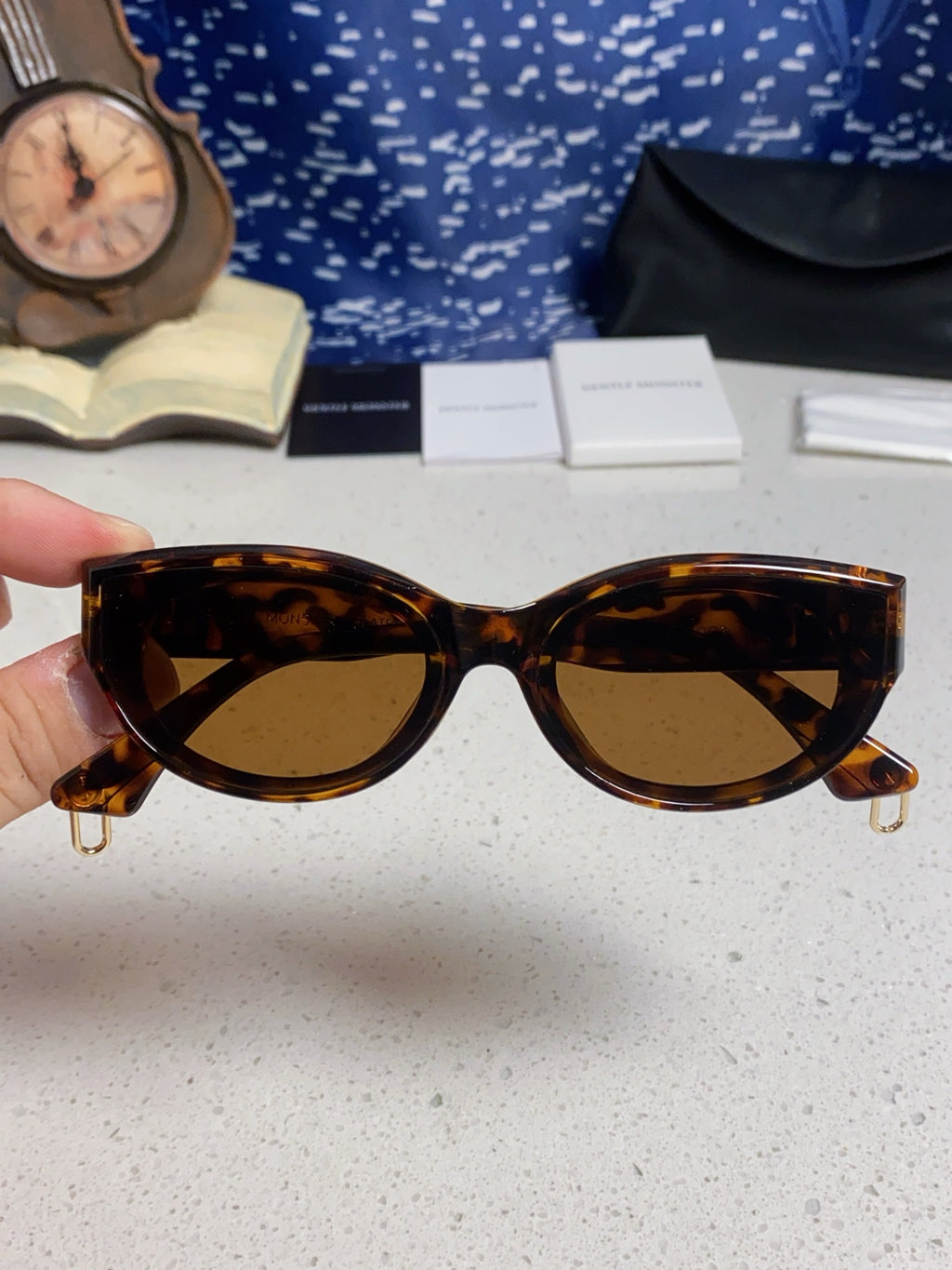 Gentle Monster GW003 Cat-Eye Brown Lens Sunglasses for Men & Women - detail image 4