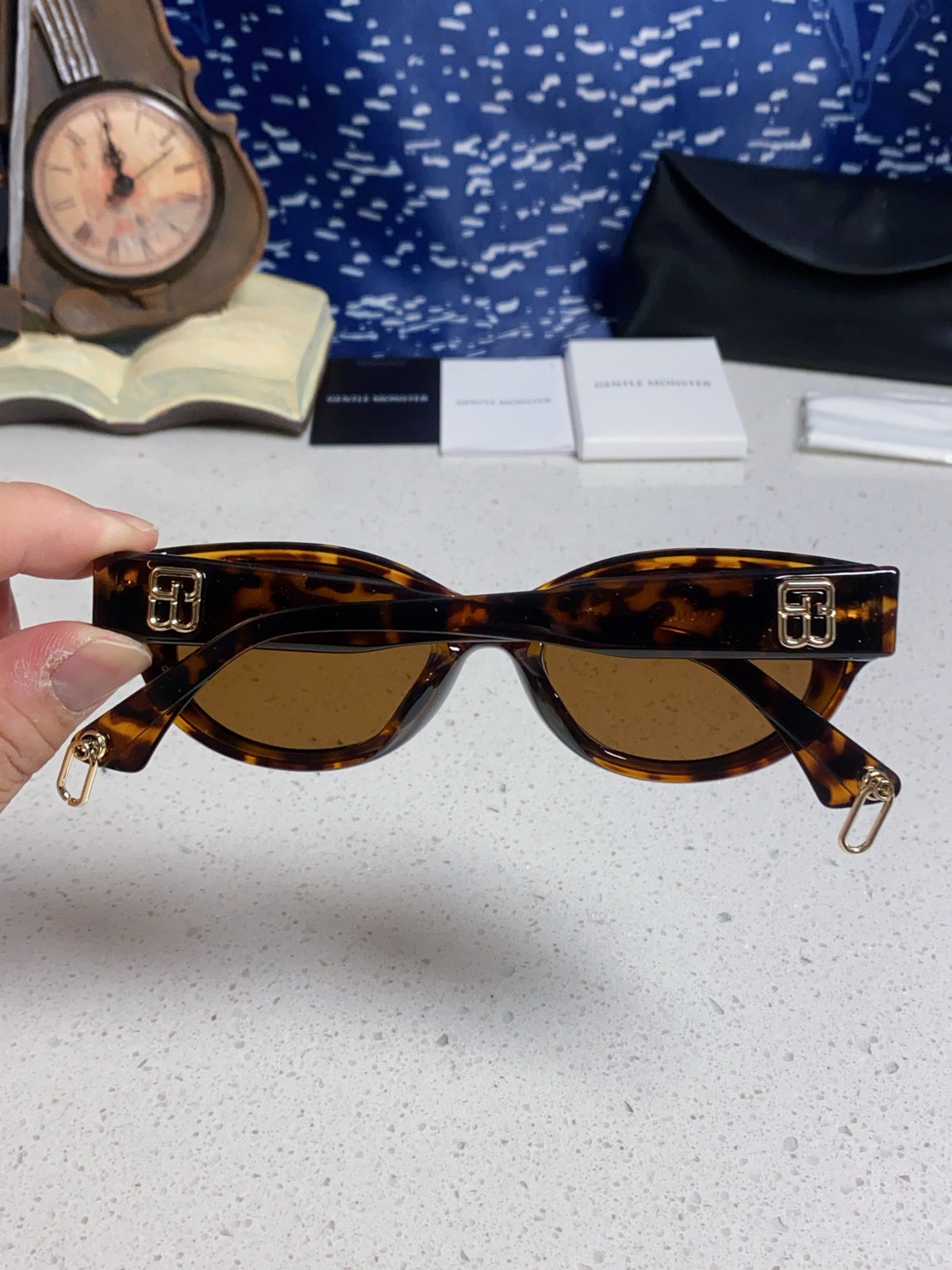 Gentle Monster GW003 Cat-Eye Brown Lens Sunglasses for Men & Women - detail image 5