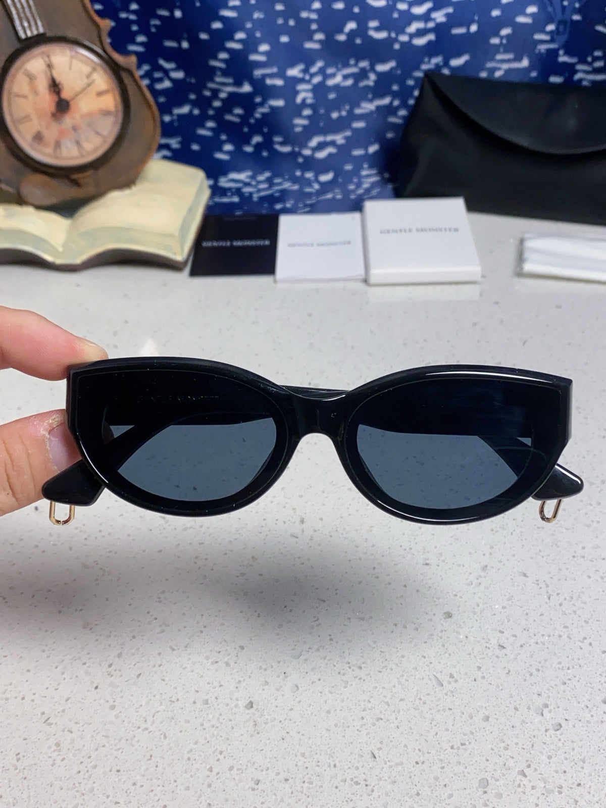Gentle Monster GW003 Cat-Eye Black Lens Sunglasses for Men & Women - detail image 4