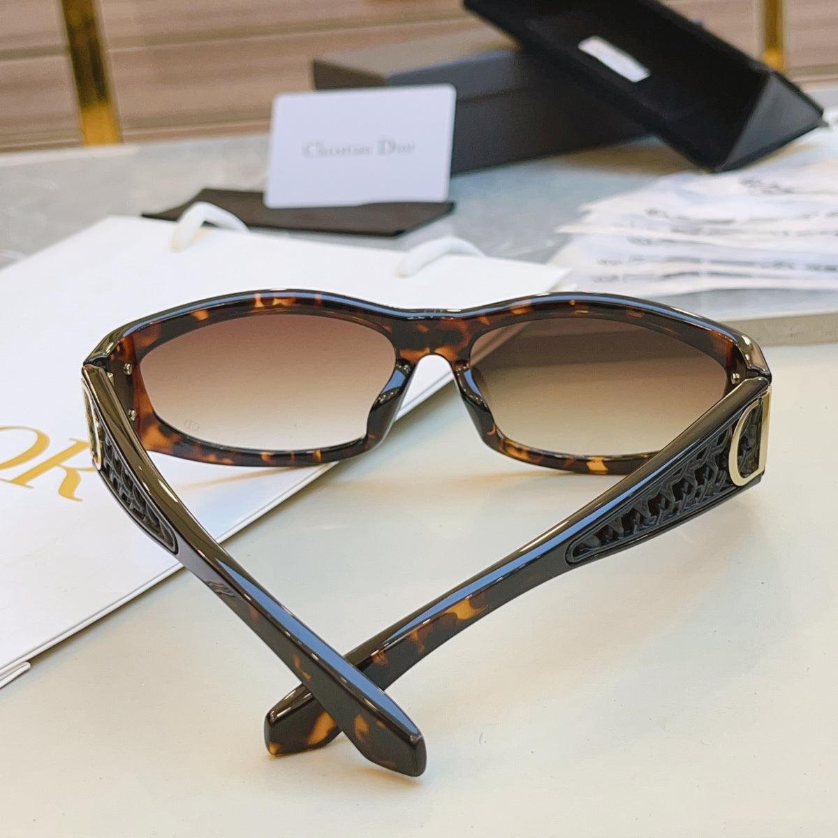 Dior VERYDIOR Fashion Gold Lens Sunglasses for Men & Women - detail image 9
