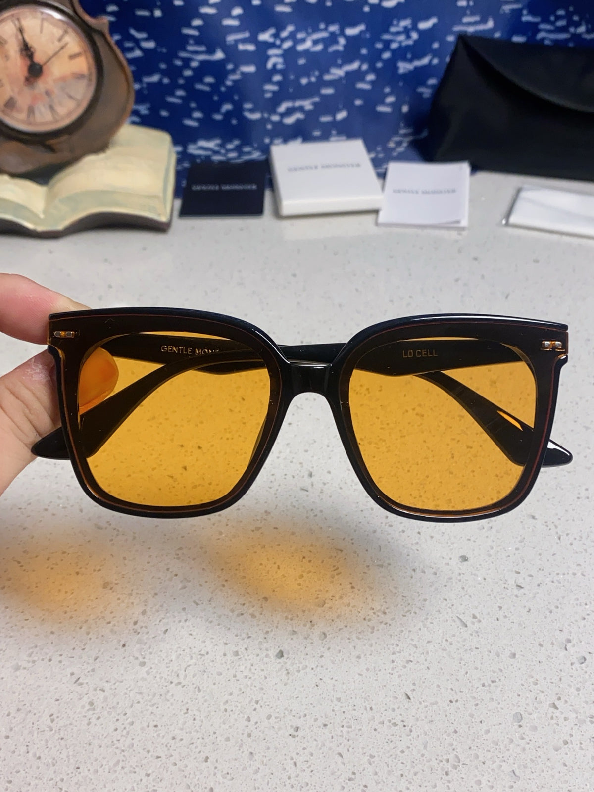 Gentle Monster LOCELL Polarized Oversized Black Lens Sunglasses - 449984 - detail image 4