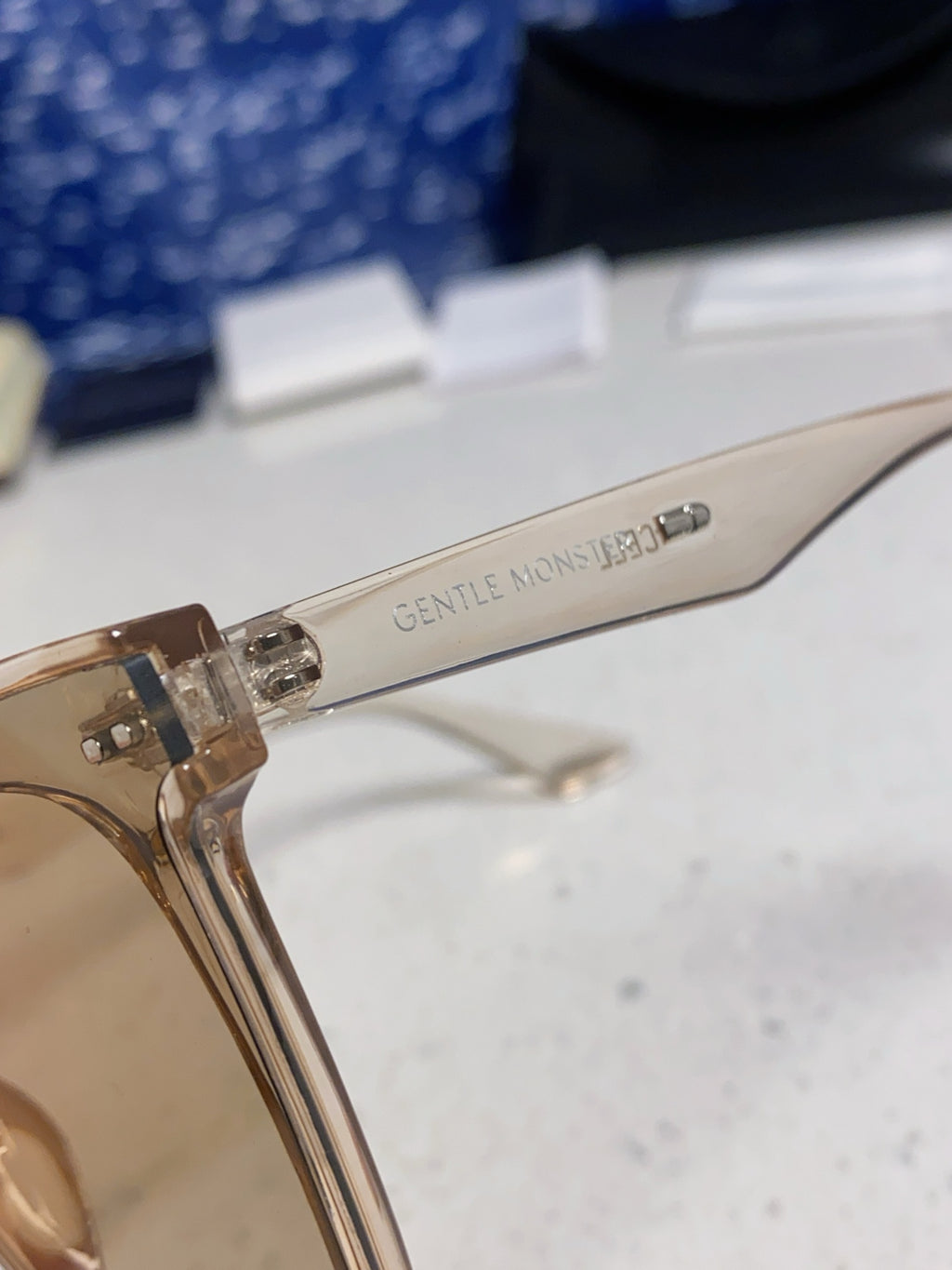 Gentle Monster LOCELL Polarized Oversized Gray Lens Sunglasses for Men & Women - detail image 7