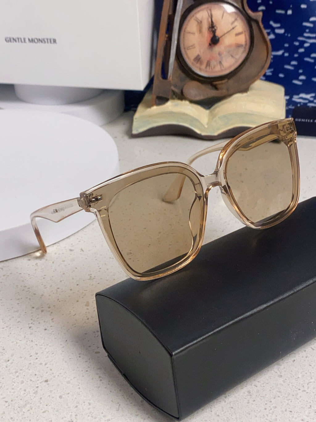 Gentle Monster LOCELL Polarized Oversized Gray Lens Sunglasses for Men & Women - detail image 10