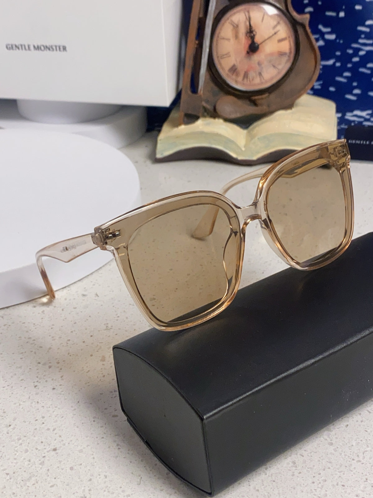 Gentle Monster LOCELL Polarized Oversized Gray Lens Sunglasses for Men & Women - detail image 10
