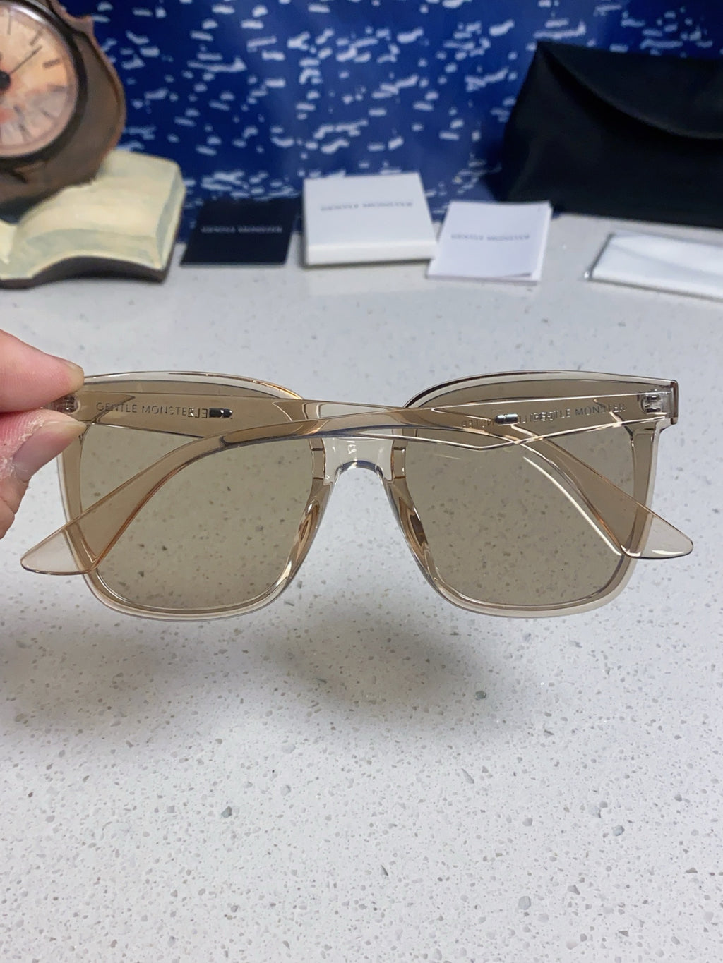 Gentle Monster LOCELL Polarized Oversized Gray Lens Sunglasses for Men & Women - detail image 5