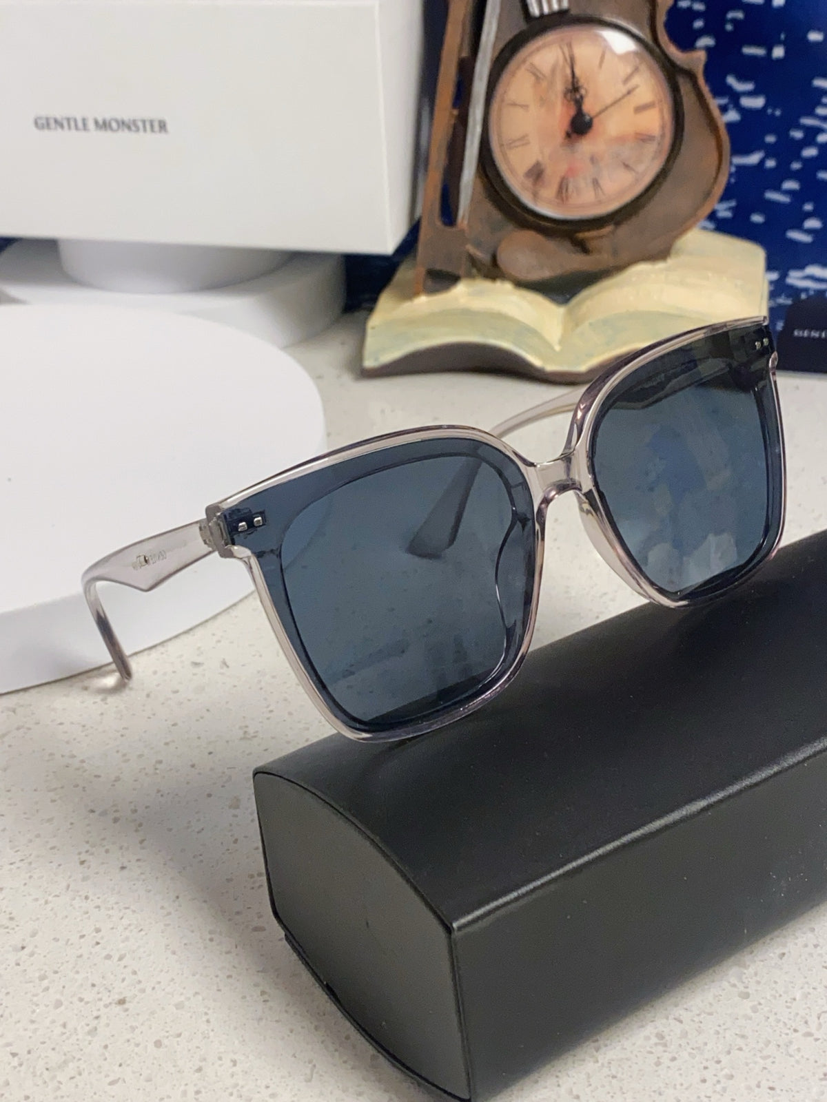 Gentle Monster LOCELL Polarized Oversized Black Lens Sunglasses - 449986 - detail image 10