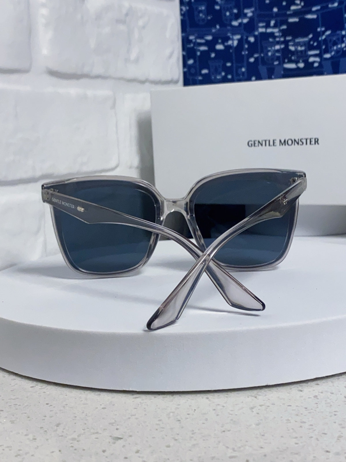 Gentle Monster LOCELL Polarized Oversized Black Lens Sunglasses - 449986 - detail image 3