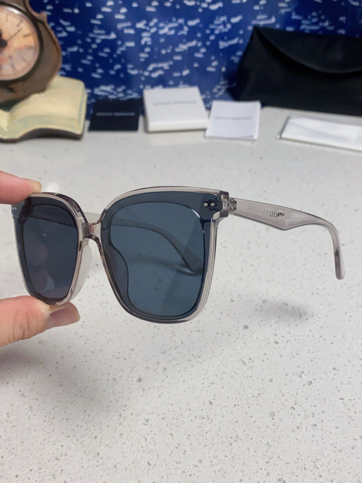 Gentle Monster LOCELL Polarized Oversized Black Lens Sunglasses - 449986 - detail image 6