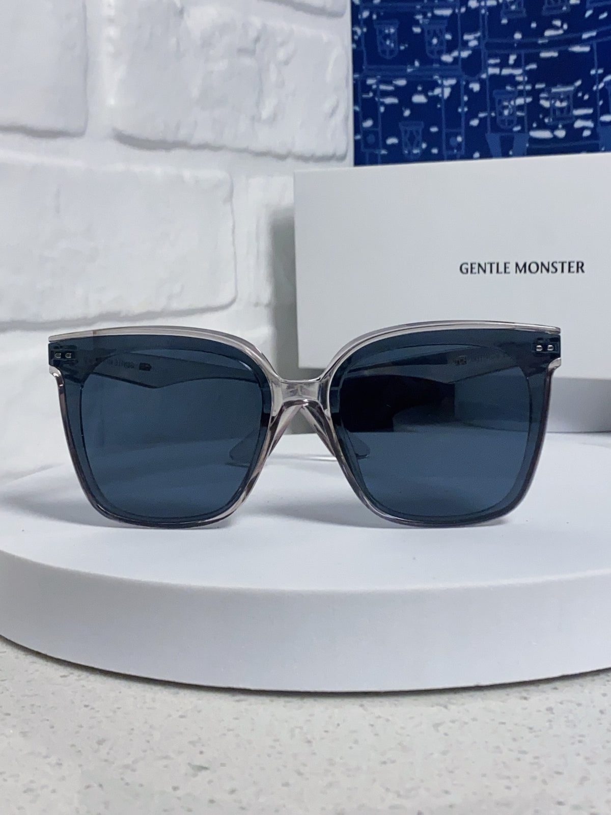 Gentle Monster LOCELL Polarized Oversized Black Lens Sunglasses - 449986 - detail image 2