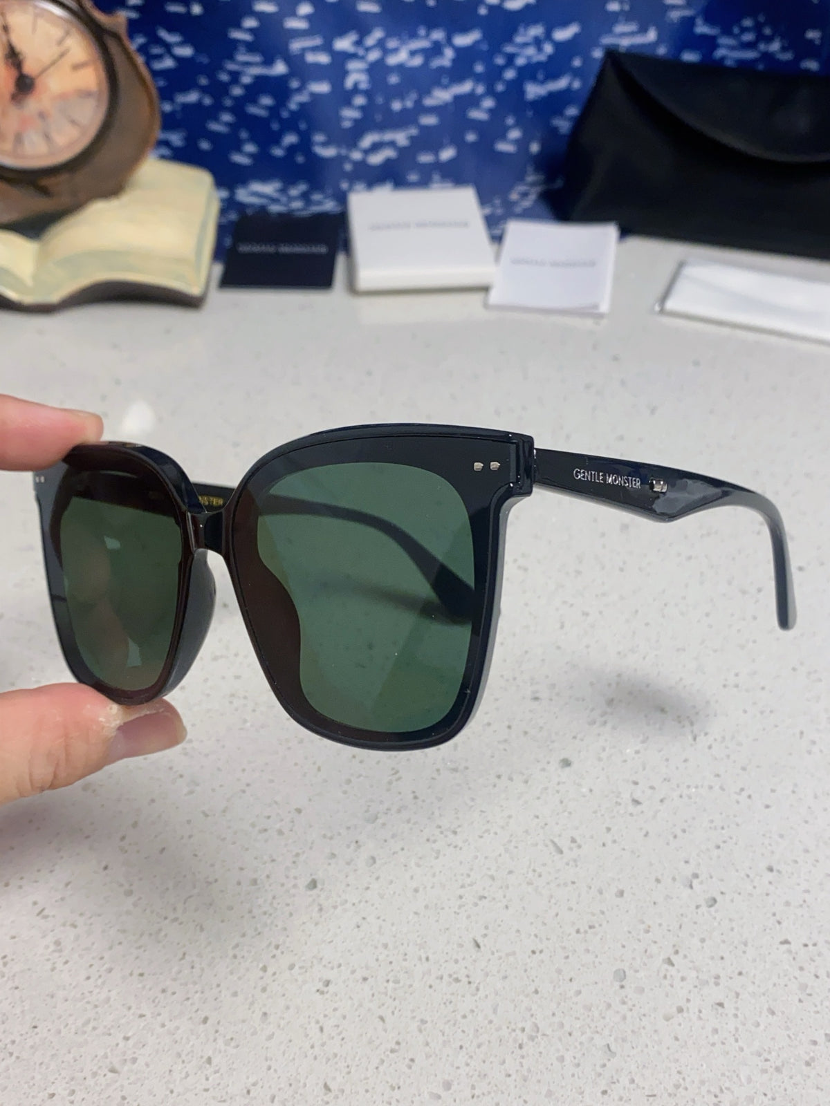 Gentle Monster LOCELL Polarized Oversized Black Lens Sunglasses - 449988 - detail image 6