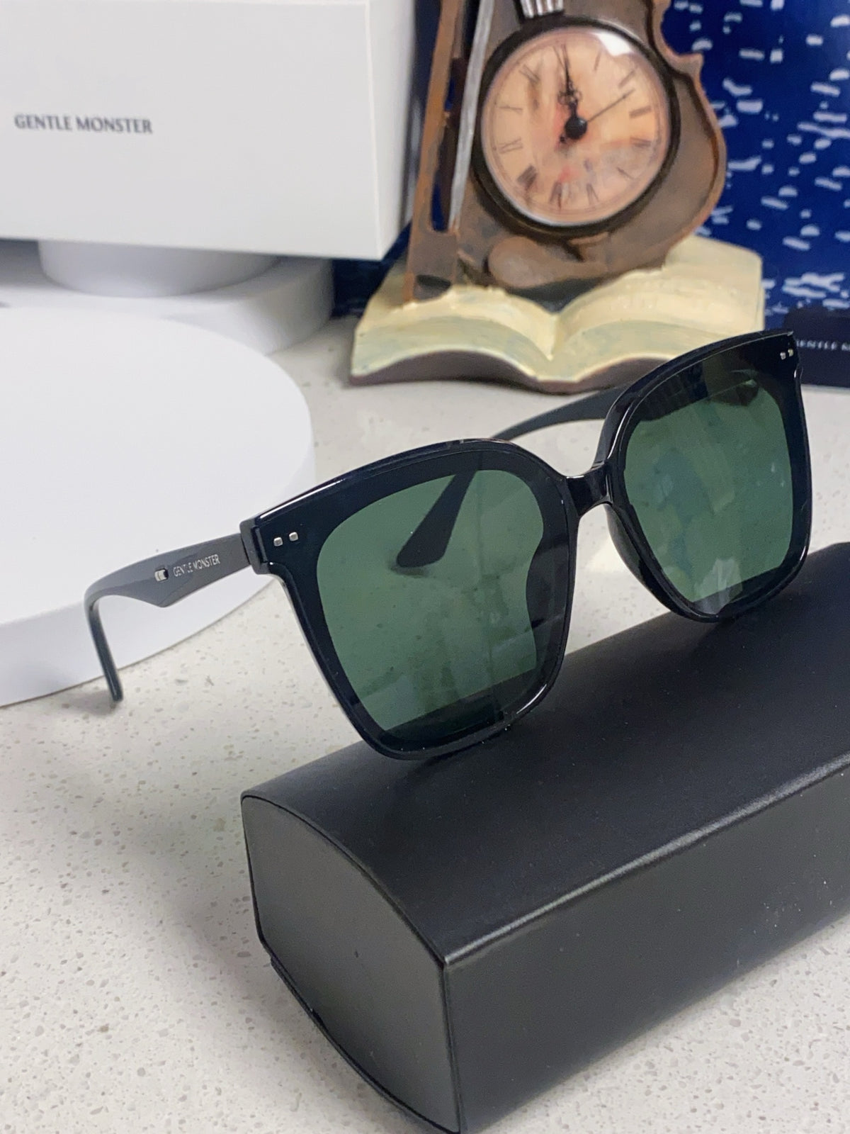 Gentle Monster LOCELL Polarized Oversized Black Lens Sunglasses - 449988 - detail image 10