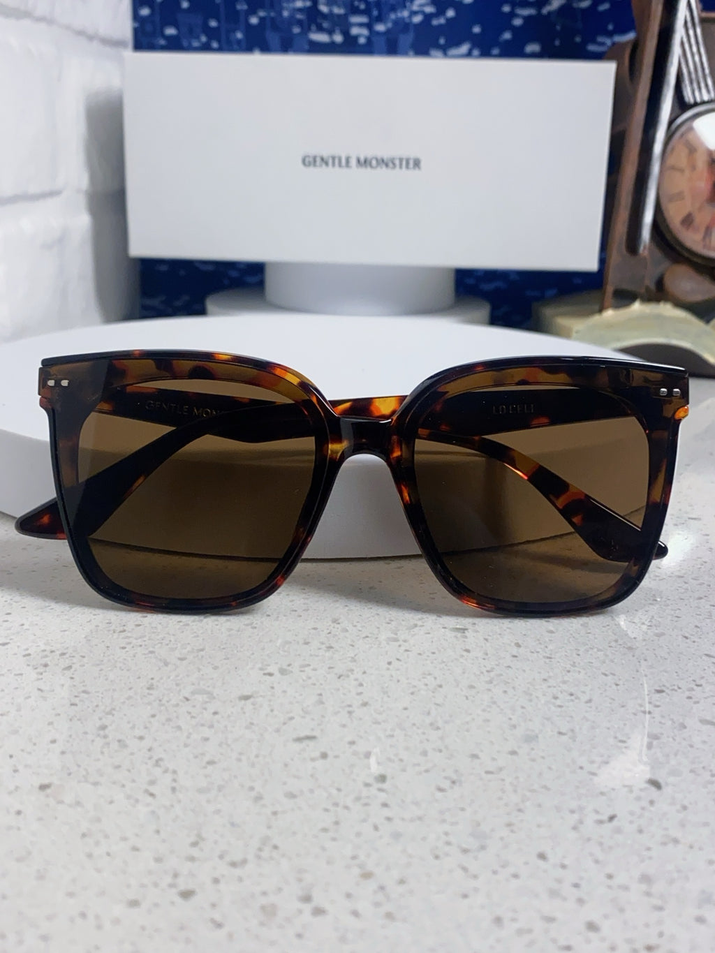 Gentle Monster LOCELL Polarized Oversized Black Lens Sunglasses - 449989 - detail image 9